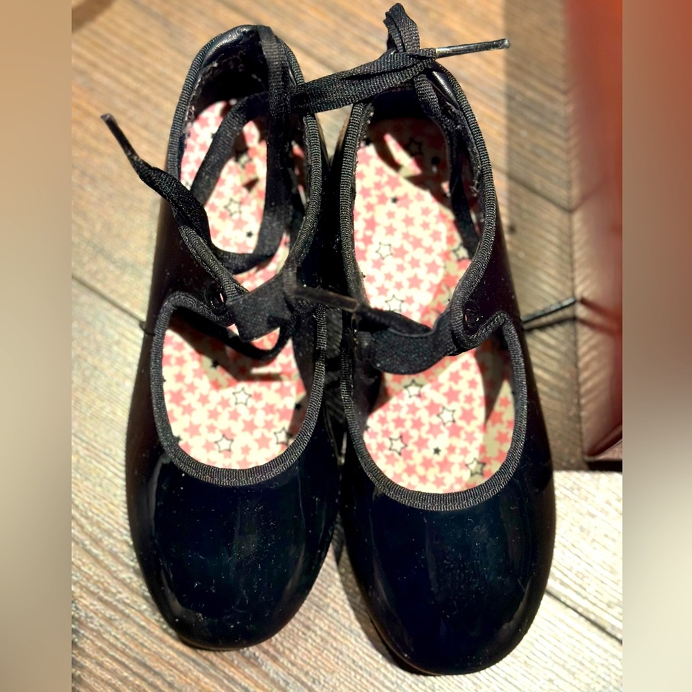 Jr. Tyette Tap Shoe in Black Patent